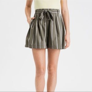 American Eagle high waisted Tie front short